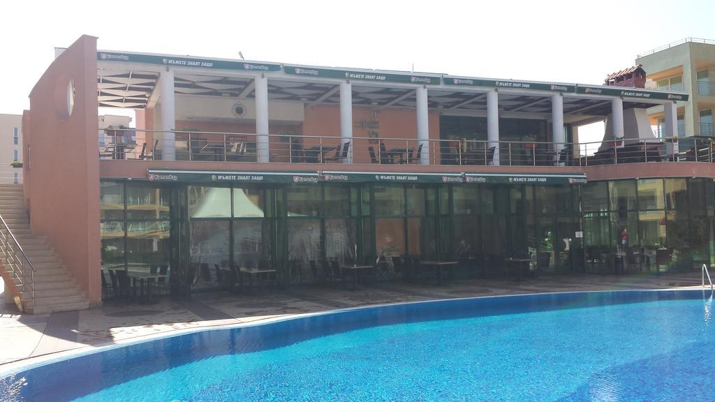 Pollo Resort Mikosta Apartments 阳光海滩 外观 照片