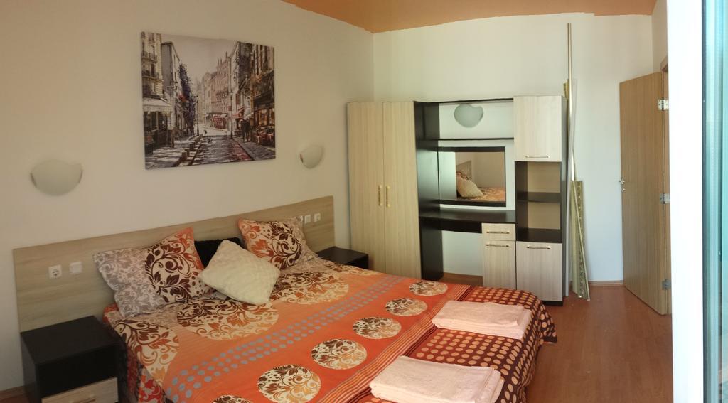 Pollo Resort Mikosta Apartments 阳光海滩 外观 照片